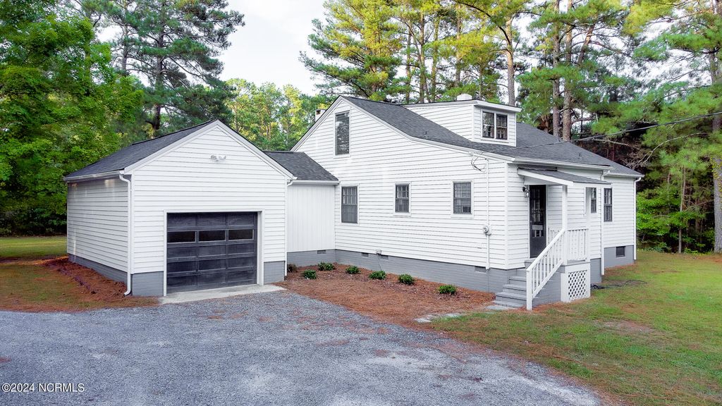 Photo of 563 Eagle Springs Road, Eagle Springs, NC 27242 (MLS # 100570681)
