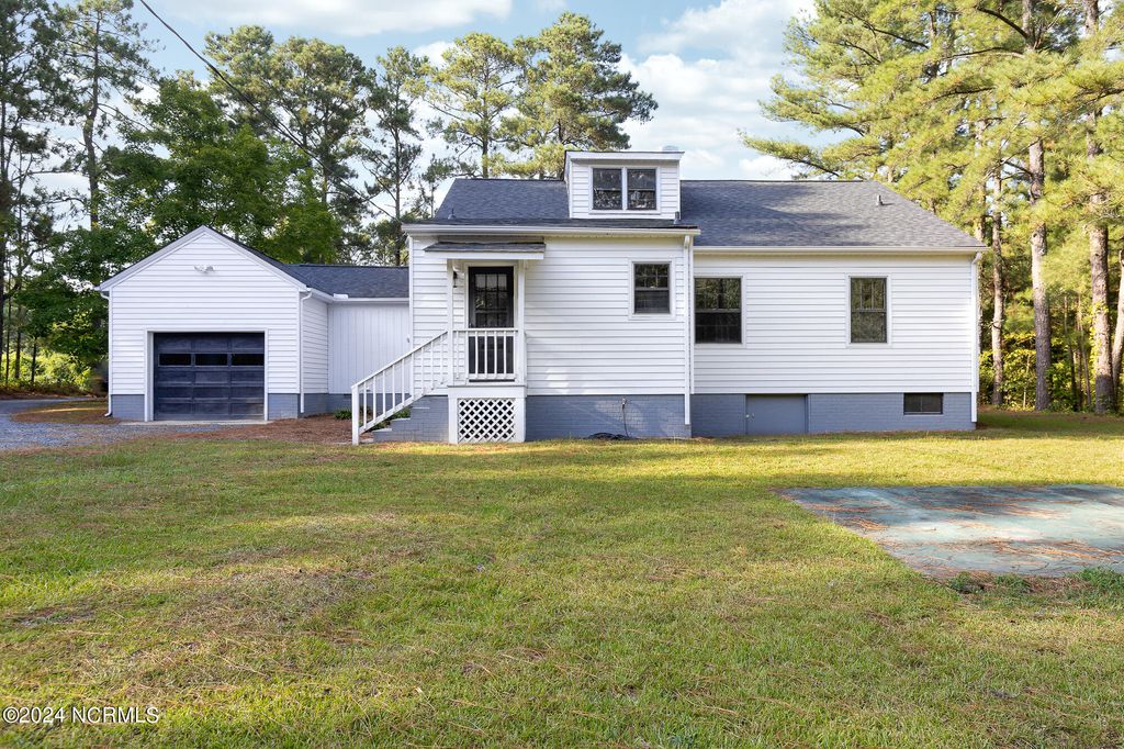 Photo of 563 Eagle Springs Road, Eagle Springs, NC 27242 (MLS # 100570681)
