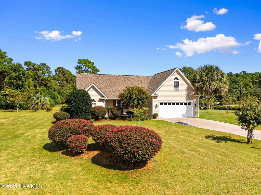 Photo of 2900 E Lakeview Drive SW, Supply, NC 28462 (MLS # 100534396)