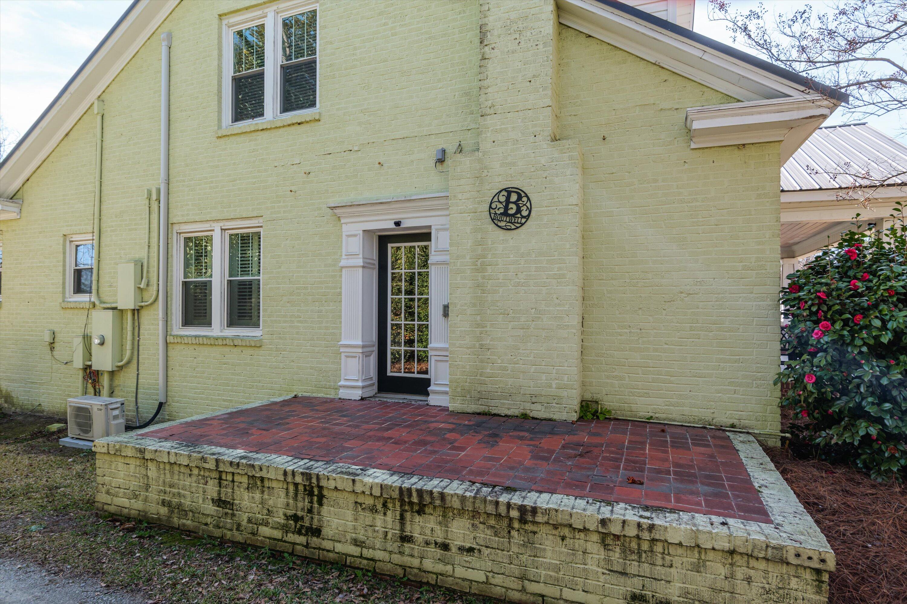 219 White Oak Street