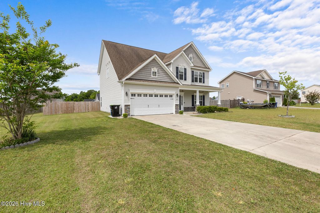 Photo of 202 Maidstone Drive, Richlands, NC 28574 (MLS # 100570524)