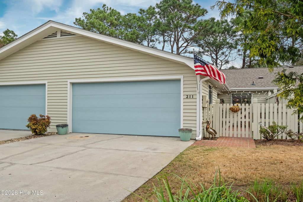 Photo of 211 Inland Greens Circle, Wilmington, NC 28405 (MLS # 100560889)
