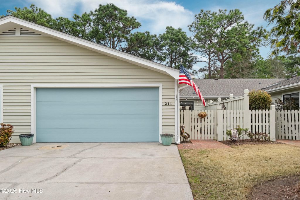 Photo of 211 Inland Greens Circle, Wilmington, NC 28405 (MLS # 100560889)