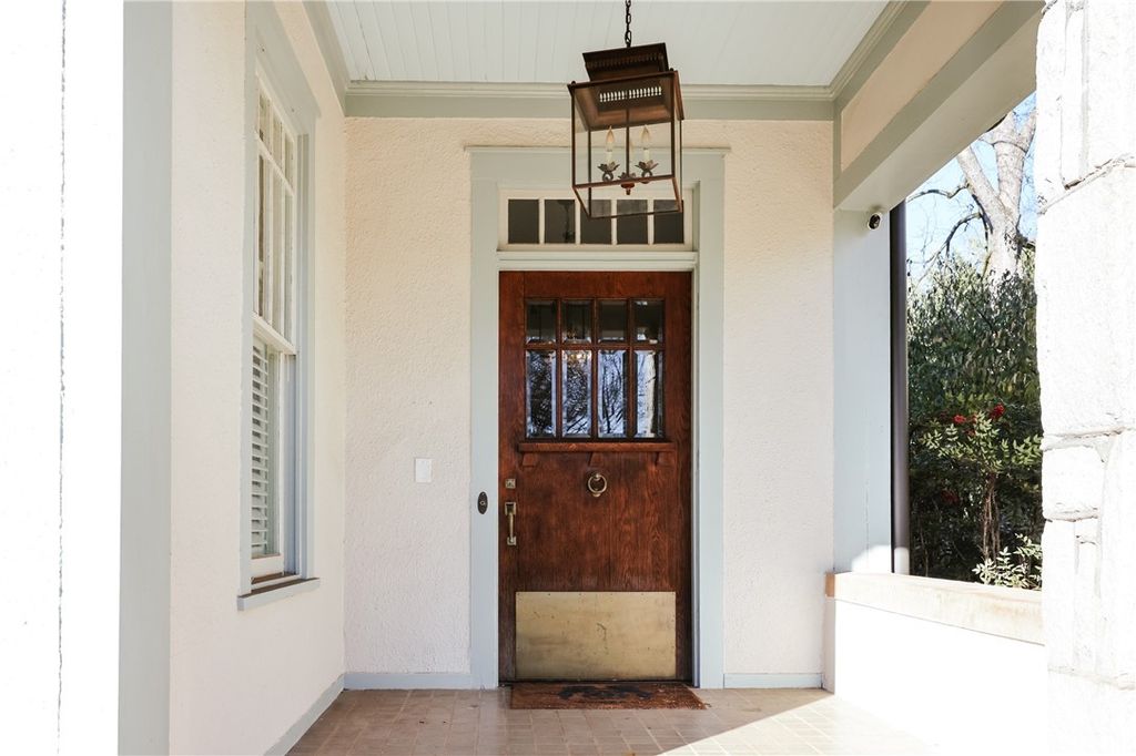 Photo of 230 Woodlawn Avenue, Athens, GA 30606 (MLS # CL347778)