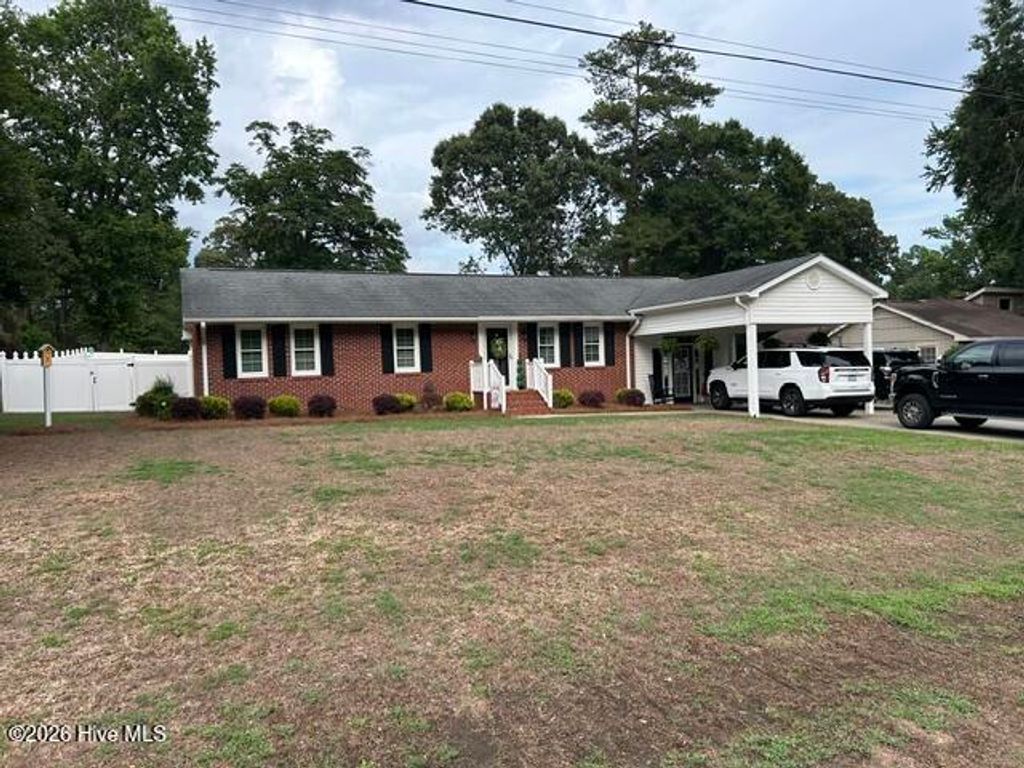 Photo of 1585 Eastwood Drive, Kinston, NC 28504 (MLS # 100577437)