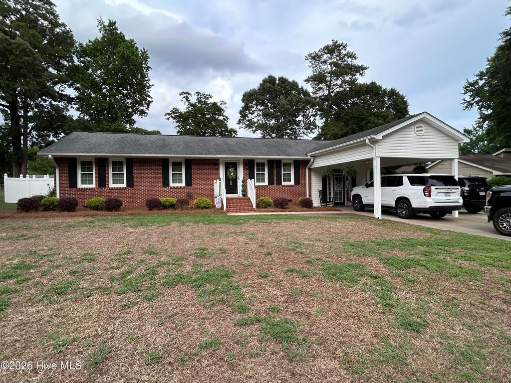 Photo of 1585 Eastwood Drive, Kinston, NC 28504 (MLS # 100577437)