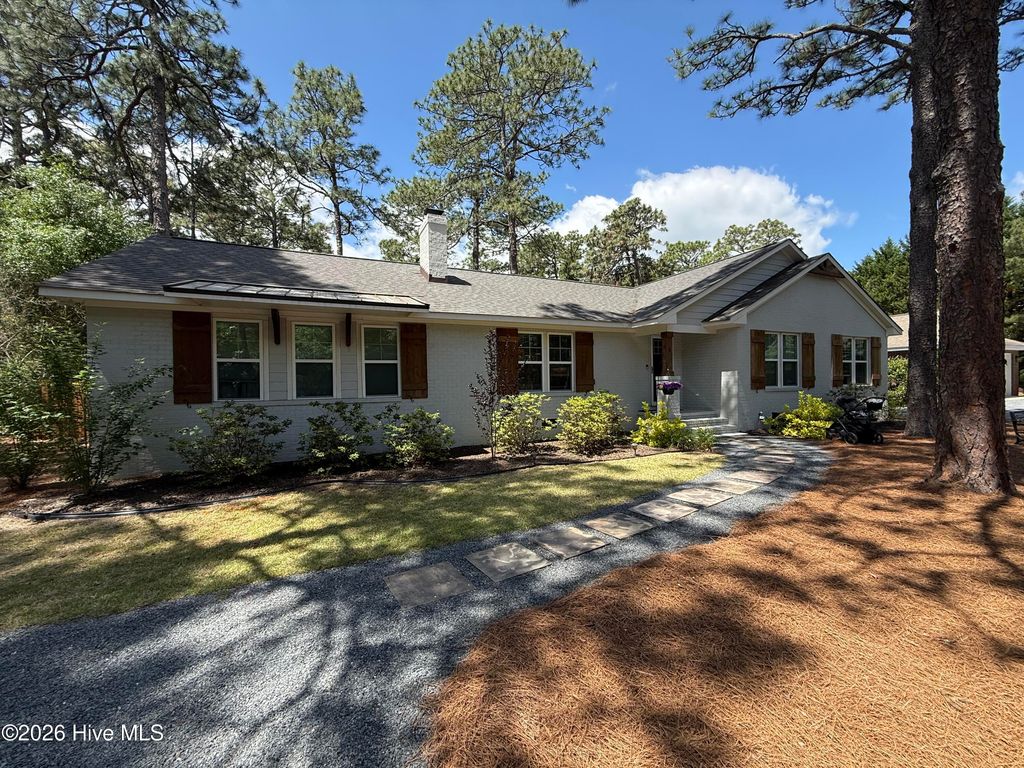 Photo of 5 Mcleod Road, Pinehurst, NC 28374 (MLS # 100573731)
