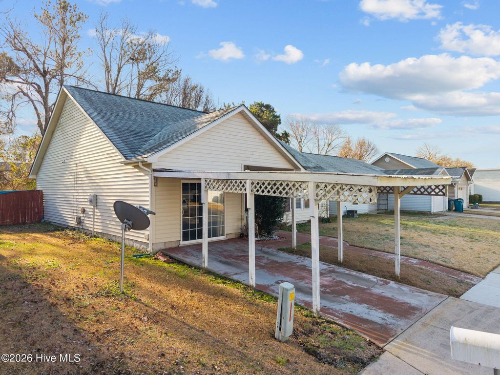 Photo of 3016 Steeple Chase Court, Jacksonville, NC 28546 (MLS # 100550799)
