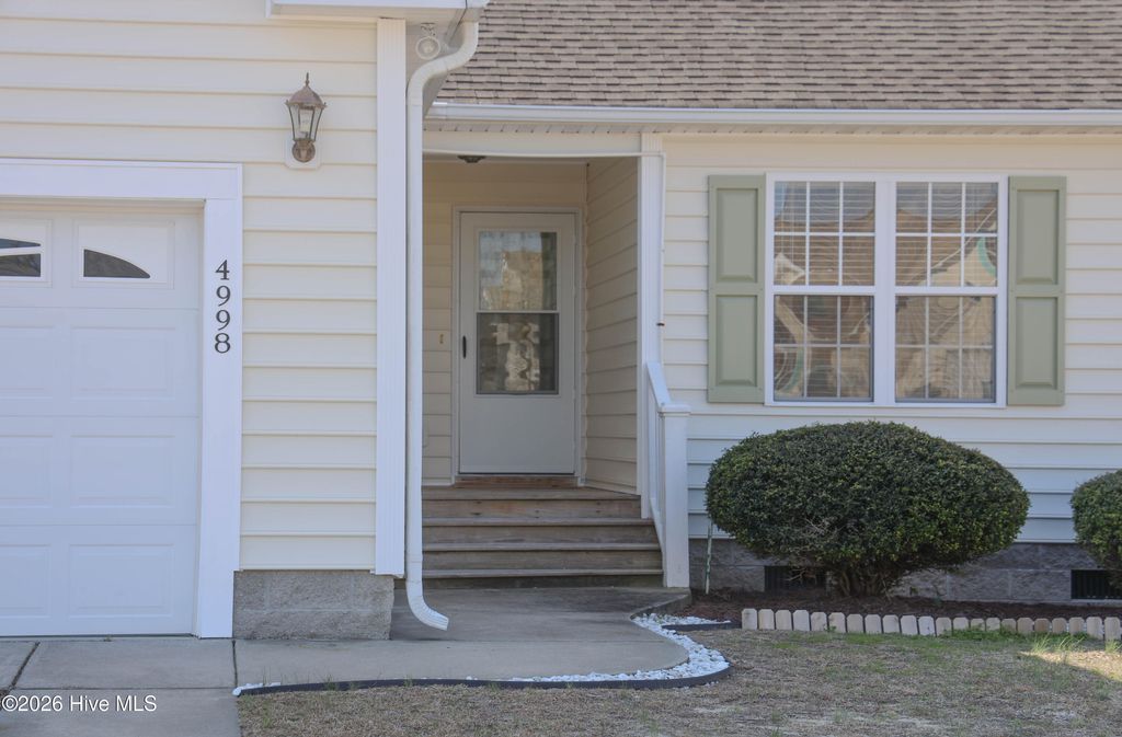 Photo of 4998 N Hampton Drive SE, Southport, NC 28461 (MLS # 100554252)