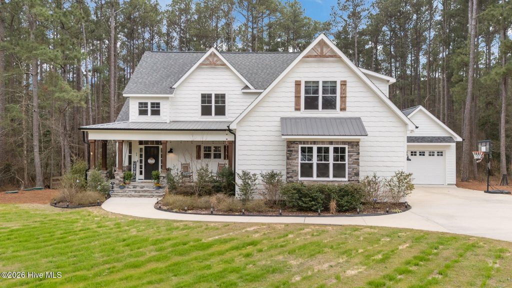 Photo of 68 Cardinal Drive, Whispering Pines, NC 28327 (MLS # 100559636)