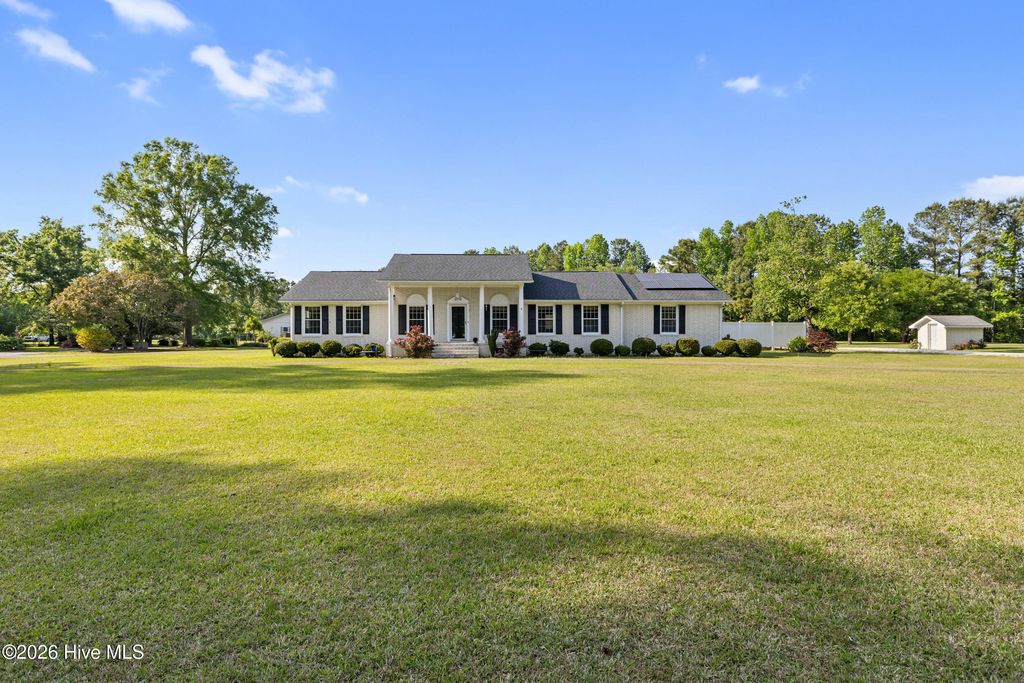 Photo of 1600 Nc Hy 53 W, Burgaw, NC 28425 (MLS # 100569897)