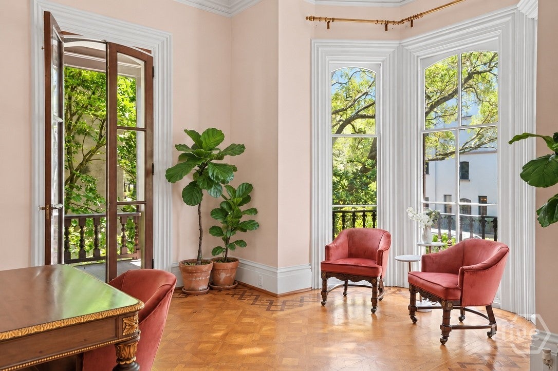 110 W Gaston Street