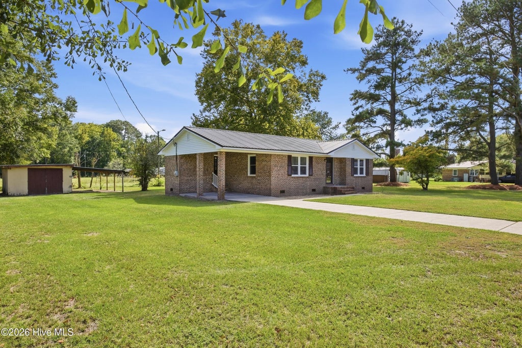 Photo of 109 E Walnut Street, Bladenboro, NC 28320 (MLS # 100607181)