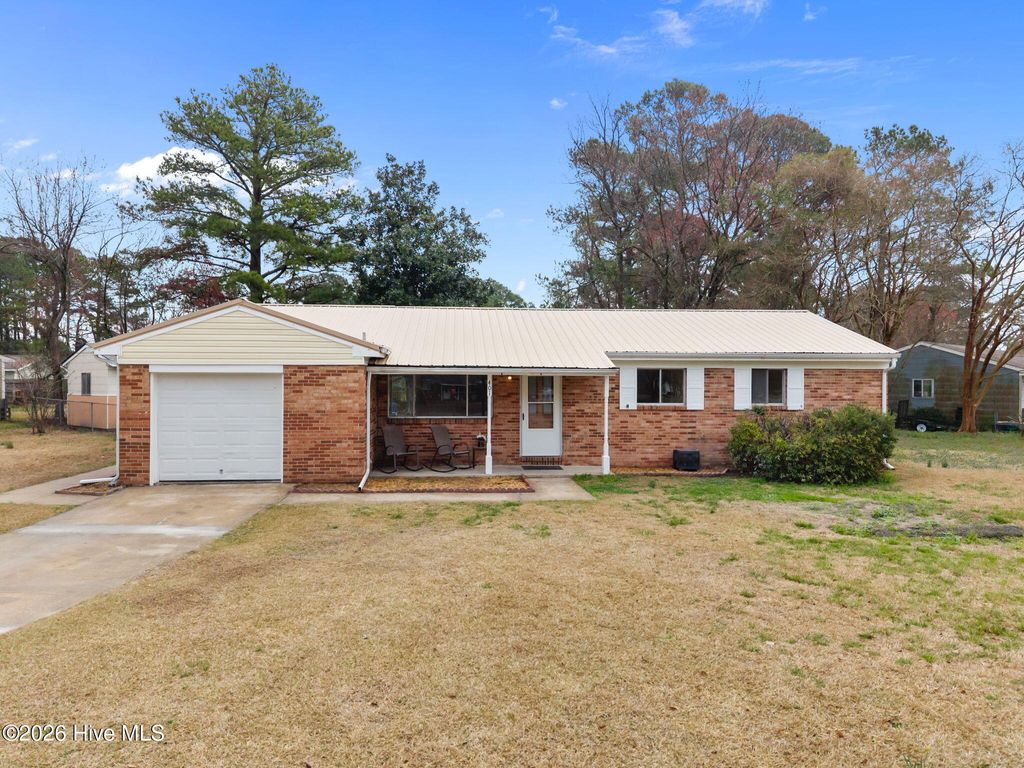 Photo of 401 Ramsey Drive, Jacksonville, NC 28540 (MLS # 100559433)