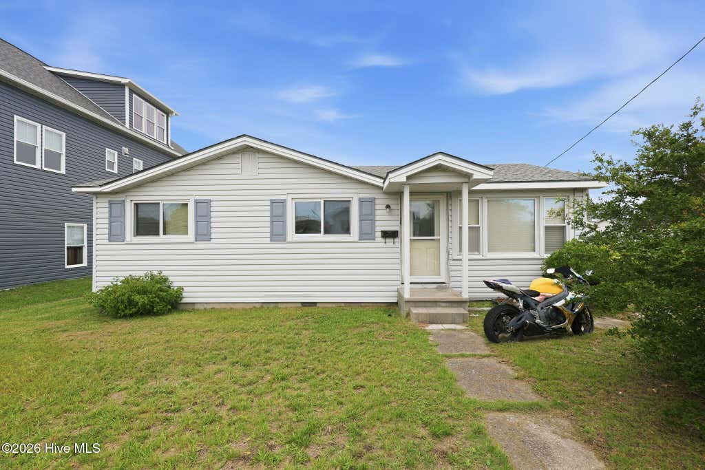 Photo of 1106 Avery Street, Morehead City, NC 28557 (MLS # 100594063)