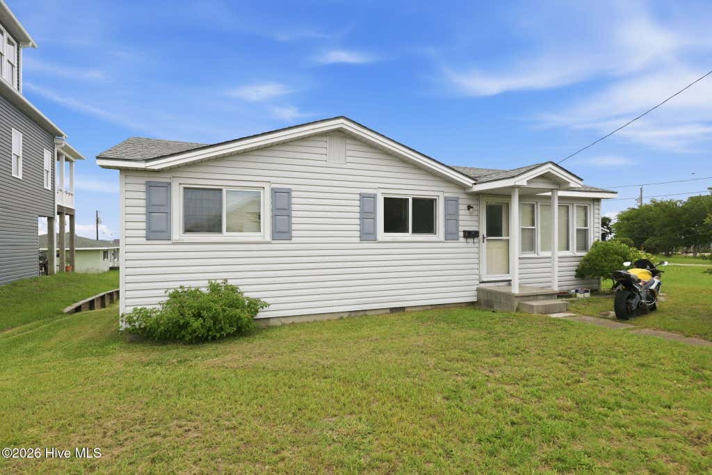 Photo of 1106 Avery Street, Morehead City, NC 28557 (MLS # 100594063)