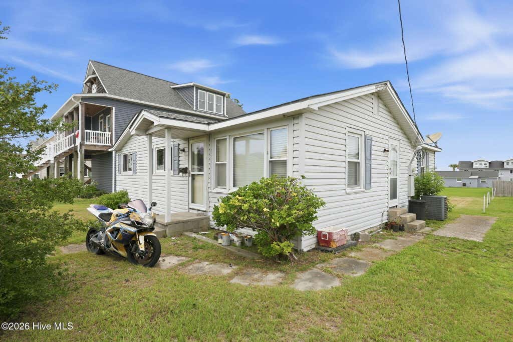 Photo of 1106 Avery Street, Morehead City, NC 28557 (MLS # 100594063)