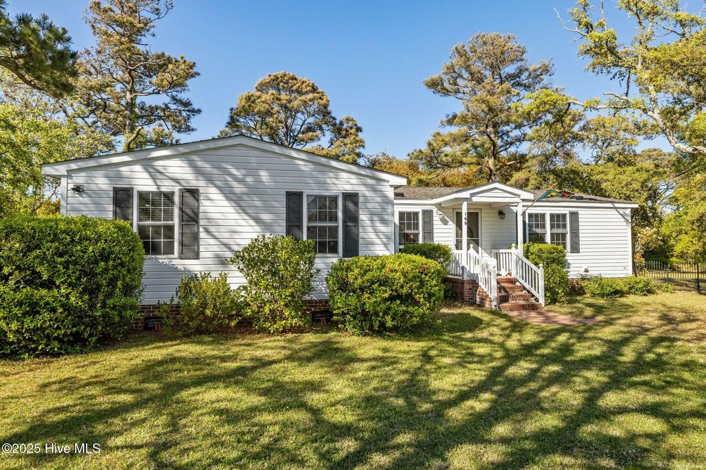 Photo of 169 Nelson Street, Harkers Island, NC 28531 (MLS # 100500314)