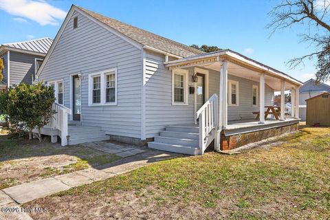 Homes For Sale - 1407 Arendell Street<br/> Carteret County, Morehead City, NC 28557