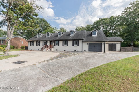 Photo of 107 Boatswain Drive, New Bern, NC 28562 (MLS # 100605511)