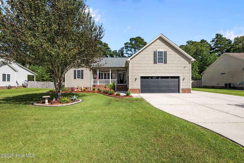 Photo of 164 Laura Drive, New Bern, NC 28562 (MLS # 100535459)