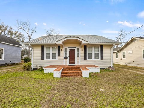 Homes For Sale - 517 N Masonic Street<br/> Millen, GA 30442