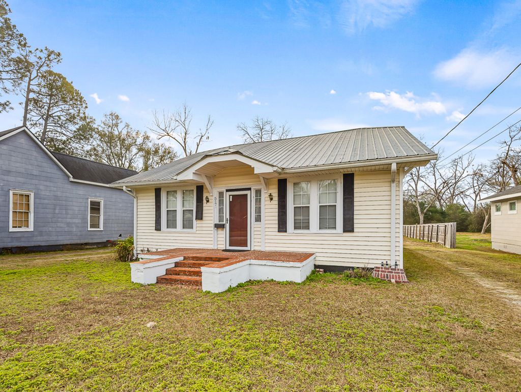 Photo of 517 N Masonic Street, Millen, GA 30442 (MLS # 550991)