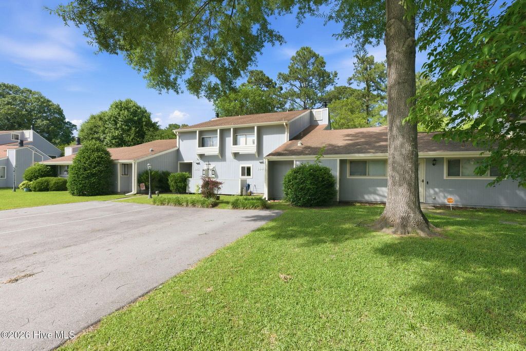 Photo of 144 Quarterdeck Townhouses, New Bern, NC 28562 (MLS # 100580293)