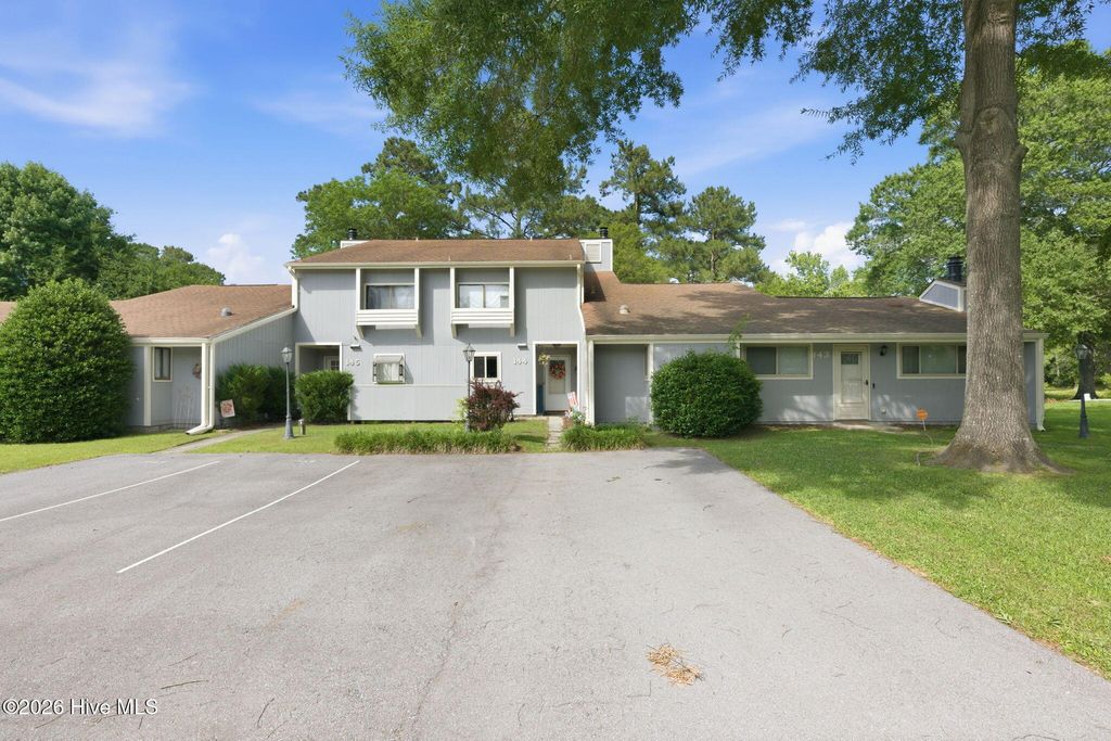Photo of 144 Quarterdeck Townhouses, New Bern, NC 28562 (MLS # 100580293)