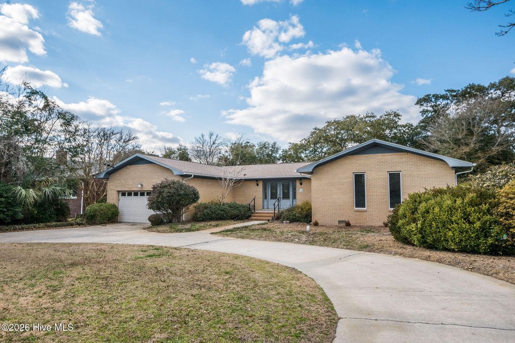 Photo of 168 Leslie Drive, Hubert, NC 28539 (MLS # 100556602)