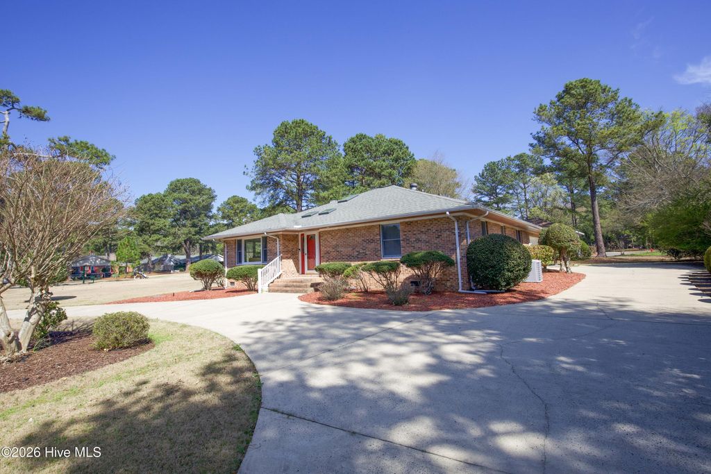 Photo of 100 Oak Hills Road, Pinehurst, NC 28374 (MLS # 100562841)