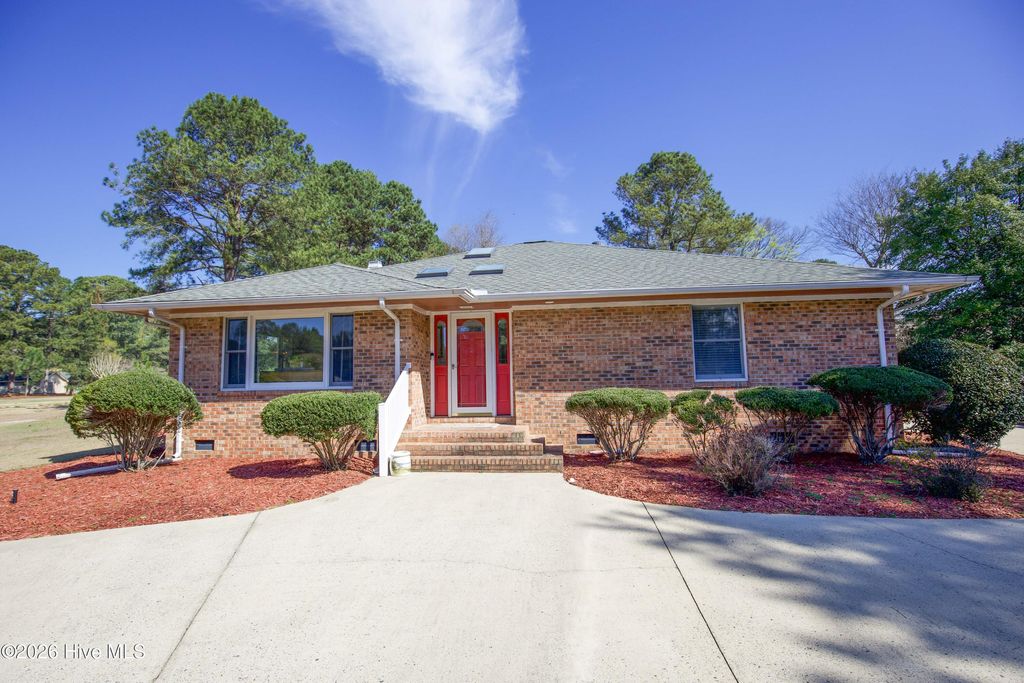 Photo of 100 Oak Hills Road, Pinehurst, NC 28374 (MLS # 100562841)