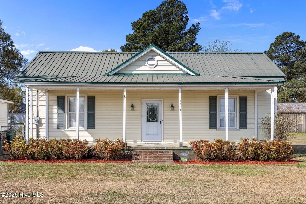 Photo of 1304 Albemarle Avenue, Tarboro, NC 27886 (MLS # 100565488)