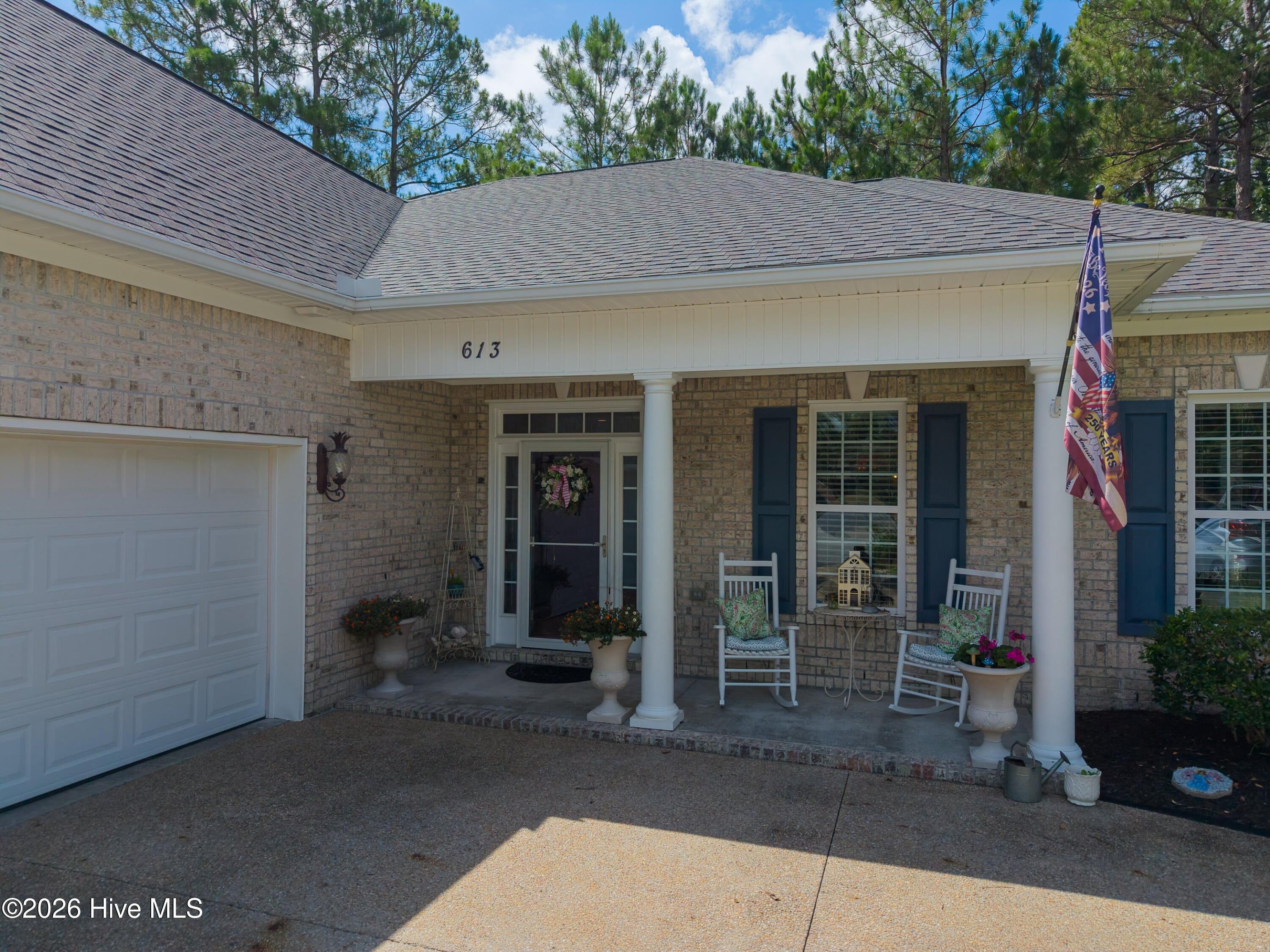613 Bay Blossom Circle SE