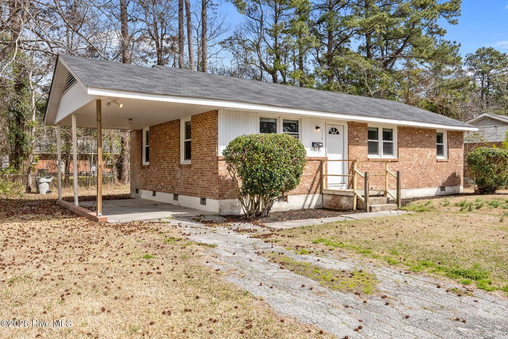 Photo of 117 Kitt Drive, Jacksonville, NC 28540 (MLS # 100566430)