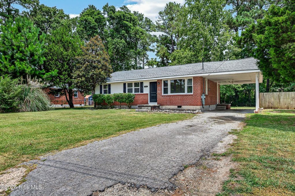 Photo of 105 Kitt Drive, Jacksonville, NC 28540 (MLS # 100588013)