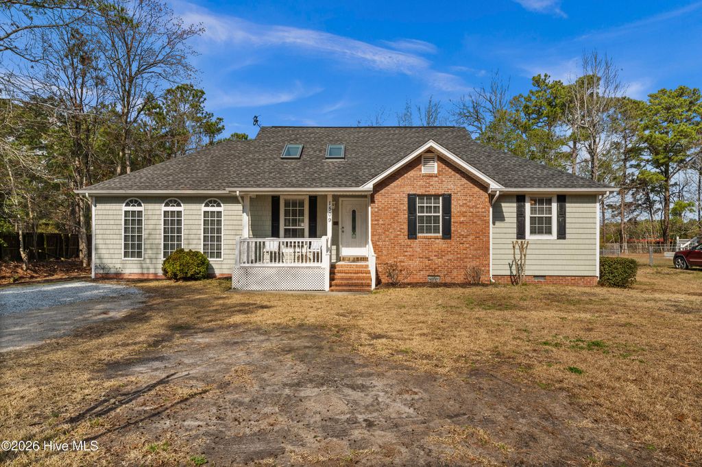Photo of 1509 Country Club Drive, Hampstead, NC 28443 (MLS # 100558739)