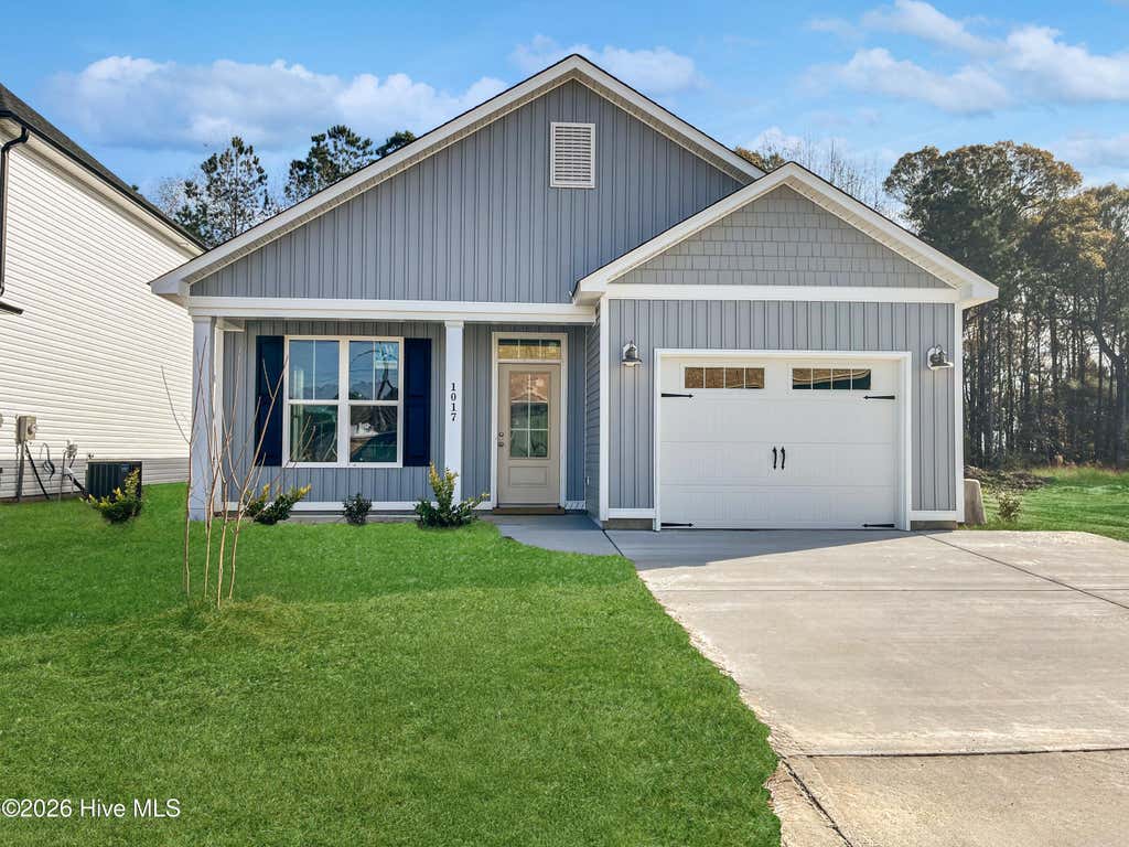 Photo of 3 Bristol Bay Drive, Lake Waccamaw, NC 28450 (MLS # 100596064)