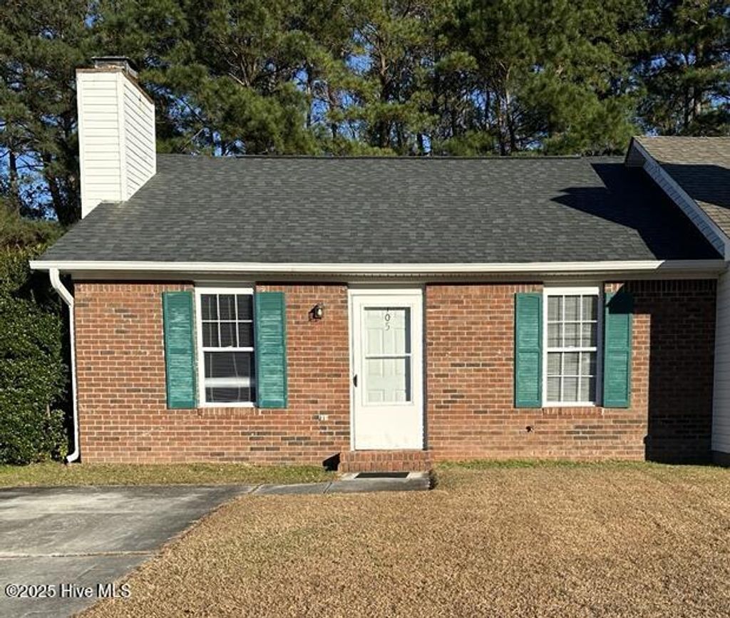 Photo of 105 Live Oak Court, Midway Park, NC 28544 (MLS # 100544703)