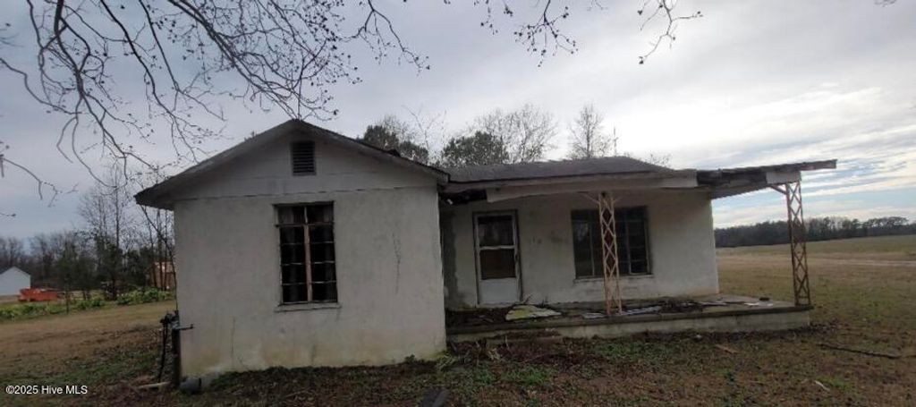 Photo of 9063 Hwy 41 W, Richlands, NC 28574 (MLS # 100536434)