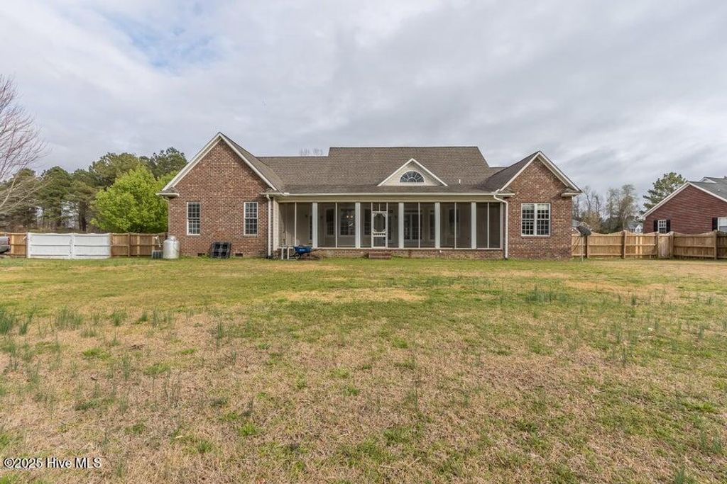 Photo of 237 Country Squire Lane, Jacksonville, NC 28540 (MLS # 100545911)