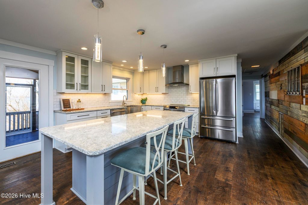 Photo of 321 Riverside Drive, New Bern, NC 28560 (MLS # 100555529)