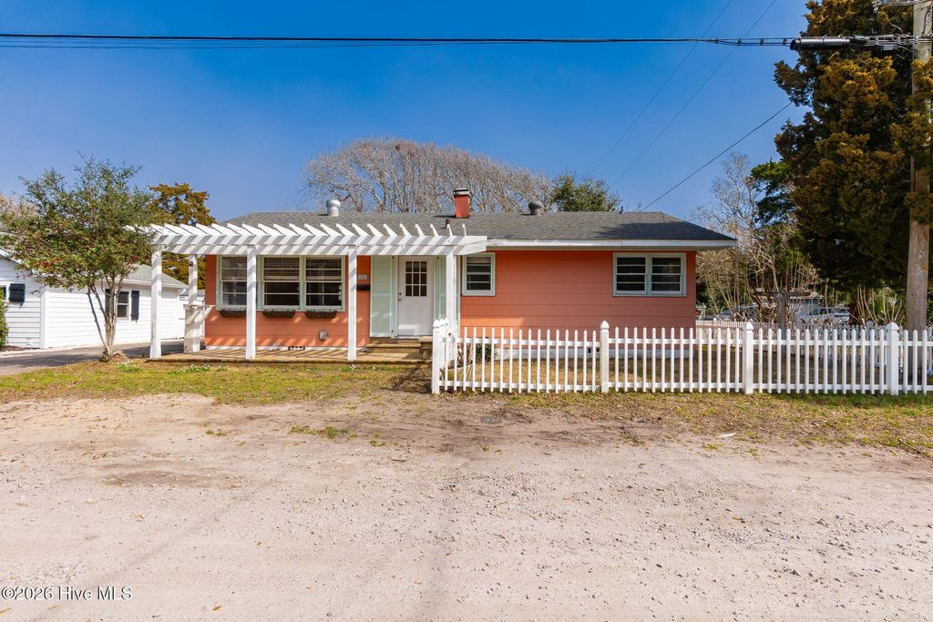 Photo of 106 Belle Air Street, Beaufort, NC 28516 (MLS # 100559982)