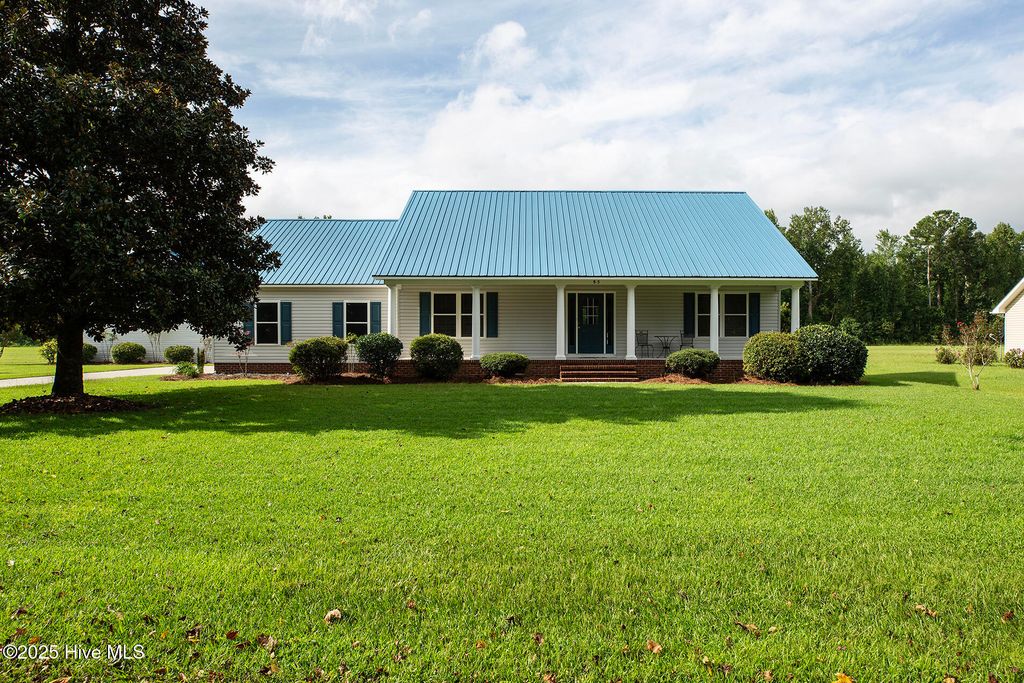 Photo of 95 Aviator Lane, Burgaw, NC 28425 (MLS # 100526494)