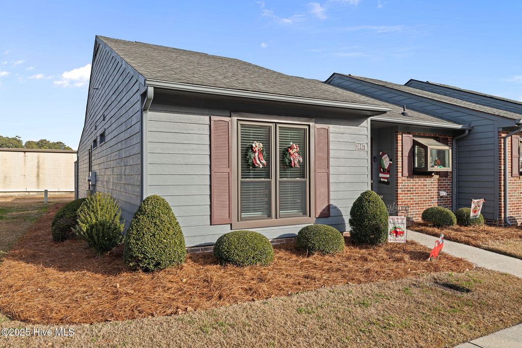 Photo of 3147 Fox Run Drive, Kinston, NC 28504 (MLS # 100545923)