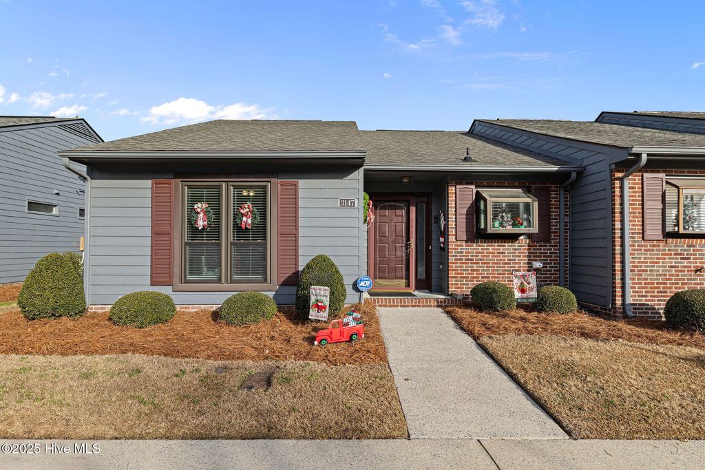 Photo of 3147 Fox Run Drive, Kinston, NC 28504 (MLS # 100545923)