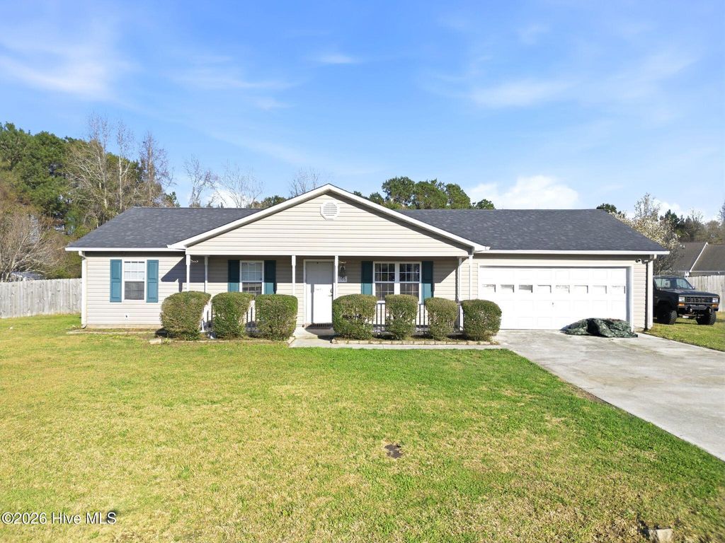 Photo of 106 N Ivy Drive, Hubert, NC 28539 (MLS # 100561661)