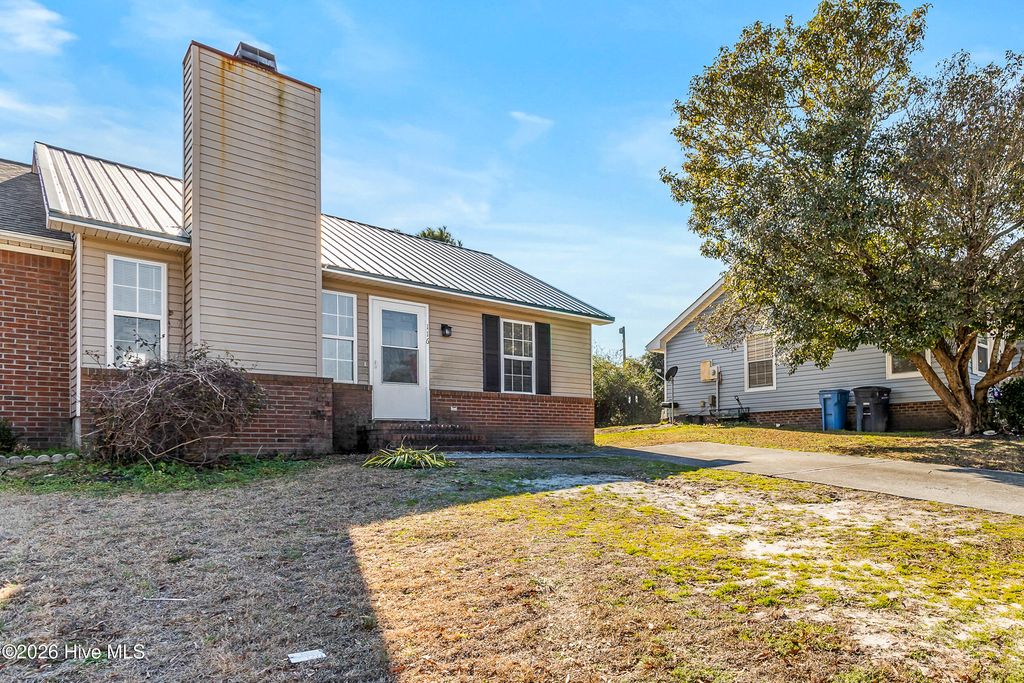 Photo of 116 Creekview Drive, Jacksonville, NC 28540 (MLS # 100551907)