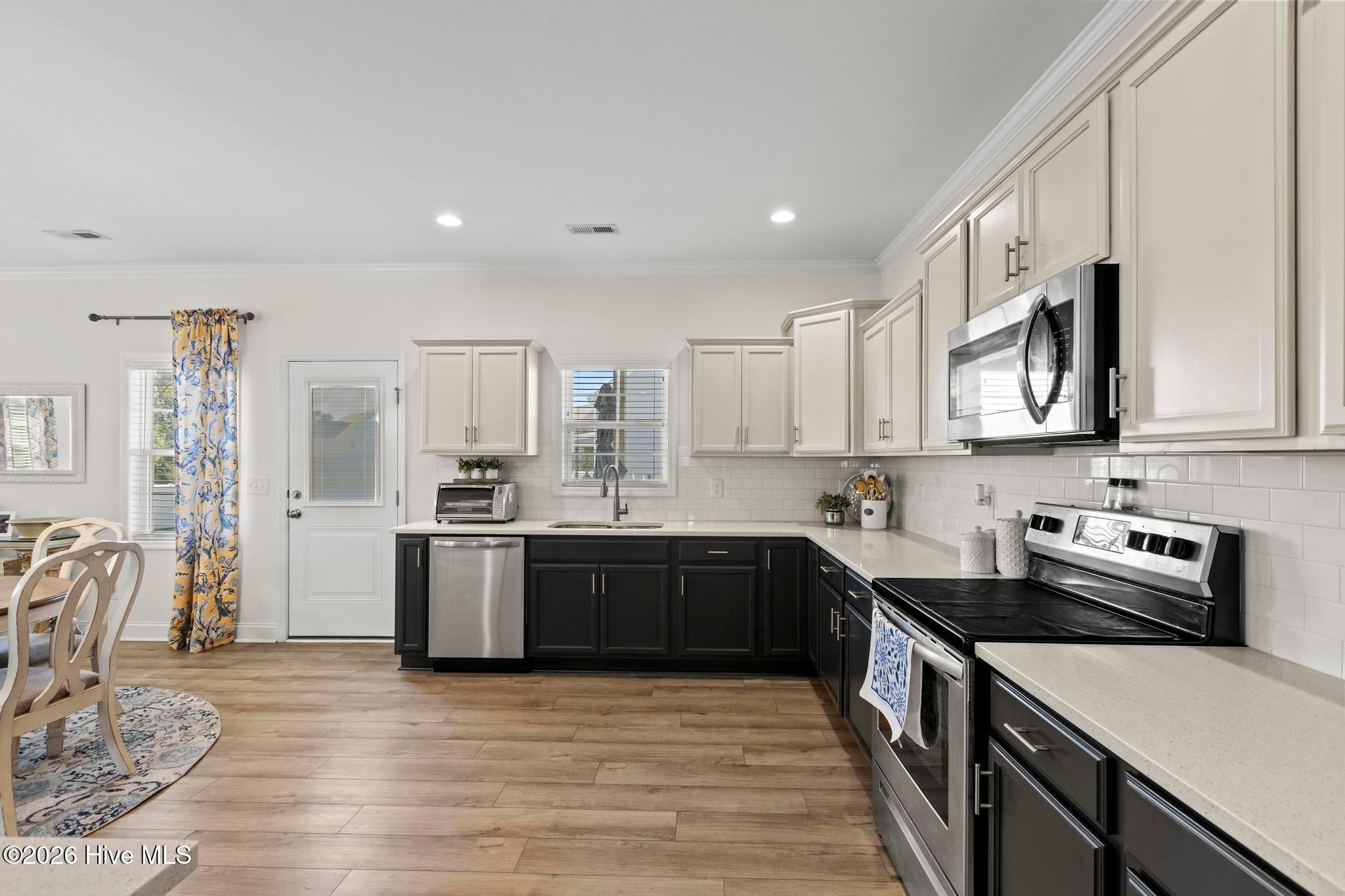228 Coastline Circle
