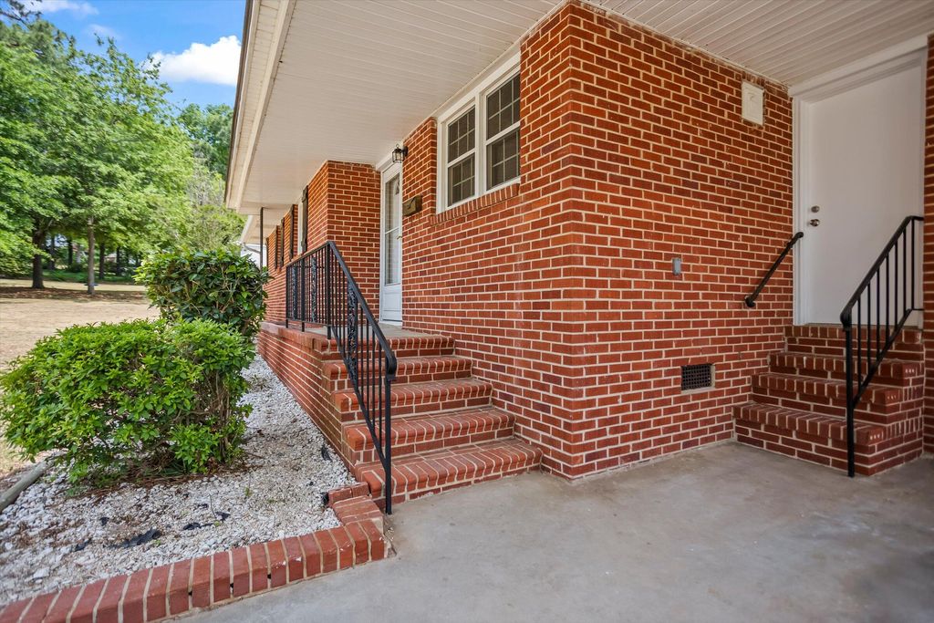 Photo of 1831 Courtney Drive, North Augusta, SC 29841 (MLS # 555070)